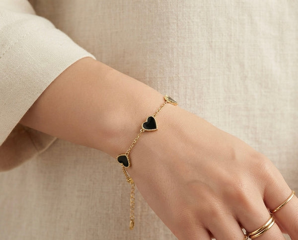 The Black Heart Charm Chain Bracelet