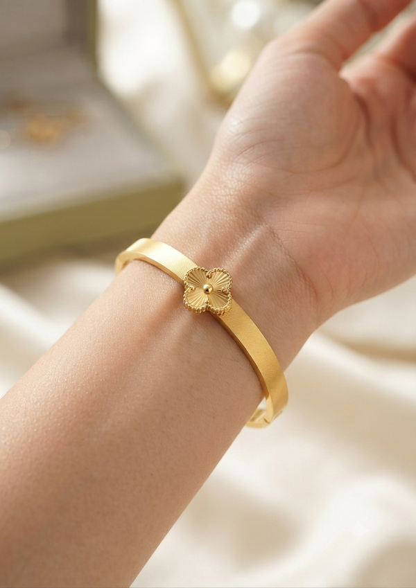 Single Gold Clover Statement Bracelet