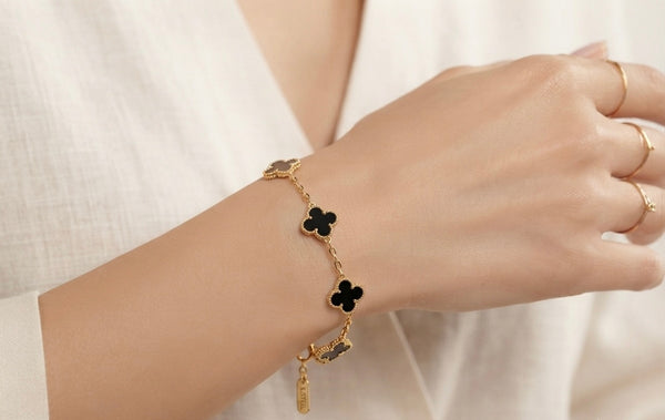 Classic Black Clover Chain Bracelet
