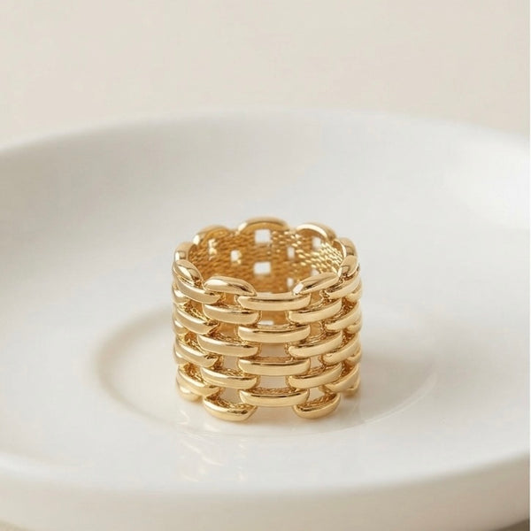 Luxe Interwoven Gold Statement Ring