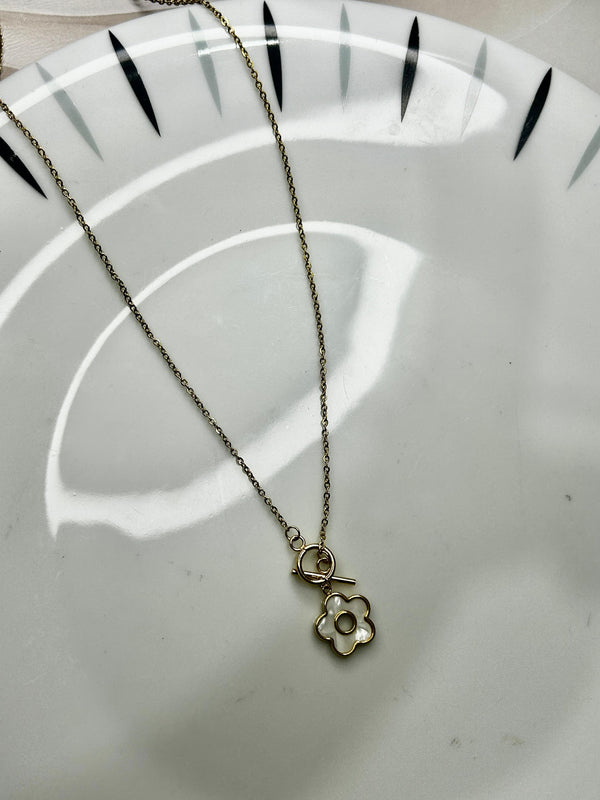 Royal Mother of Pearl Floral anti-tarnish Necklace